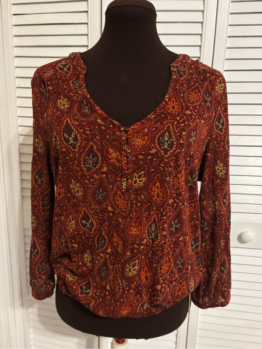 Lucky Brand Women's Rust Paisley Long-Sleeve Henley Top with elastic band